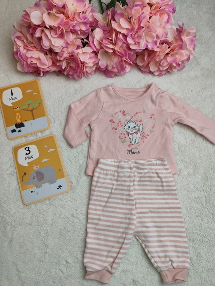 Lot de 2 pyjamas Disney Primark 0-3 mois - photo numéro 2