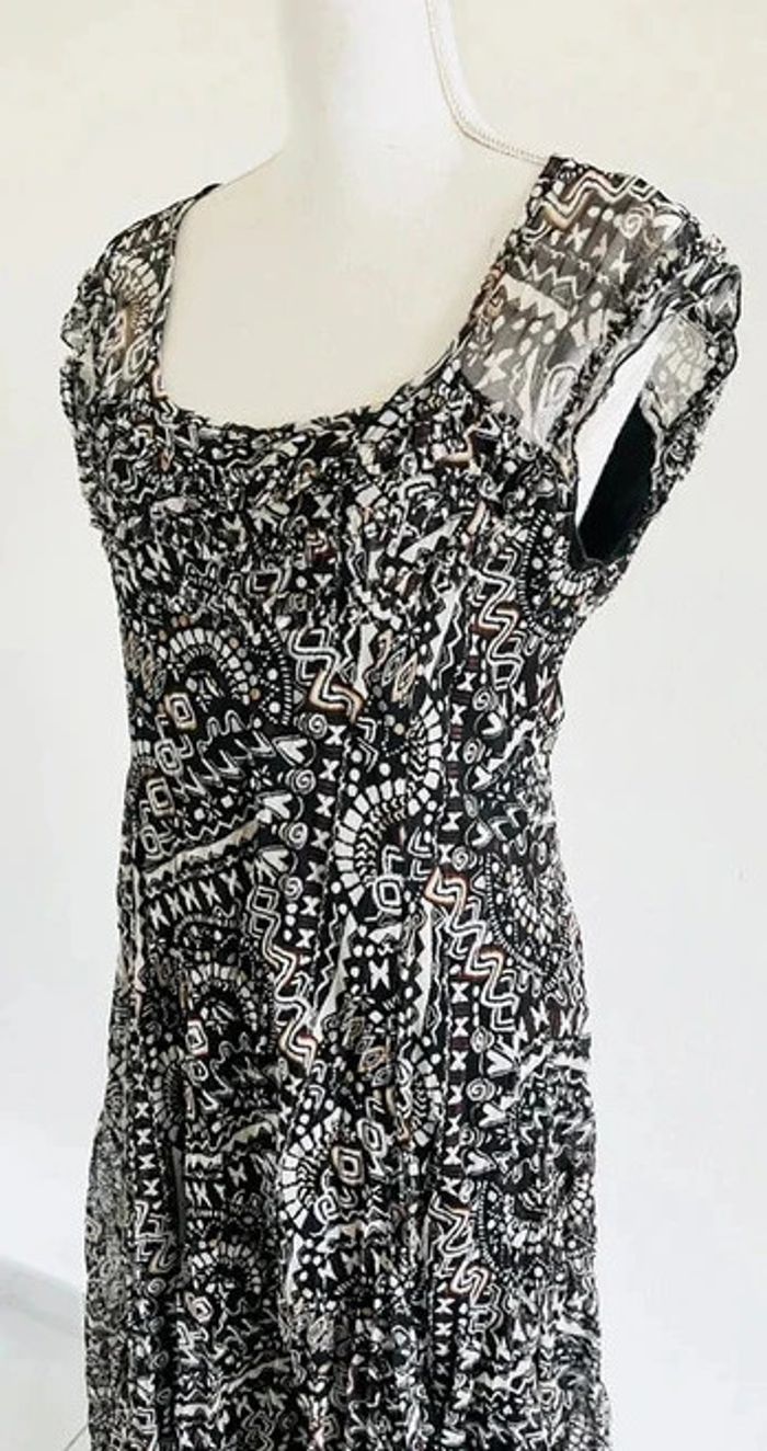 Robe blanche et noir - photo numéro 3