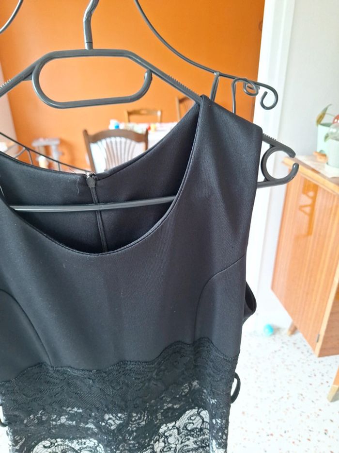 Robe sans manches taille M un peu épaisse 👻 - photo numéro 3