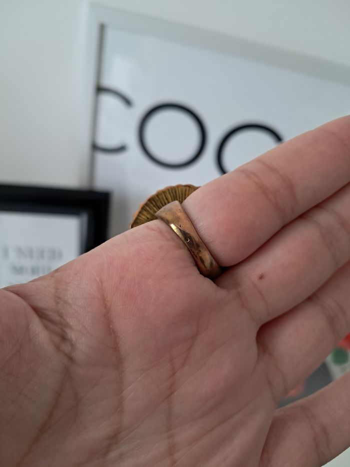 Bague noire et dorée - photo numéro 3