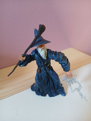 Figurine magicien