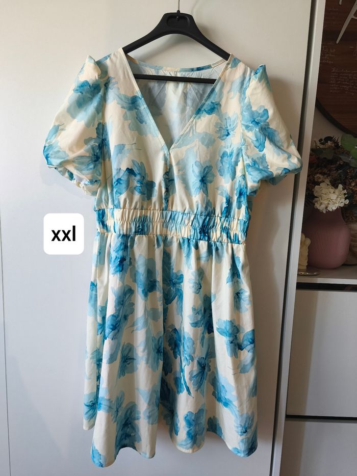 Robe fleurie bleue