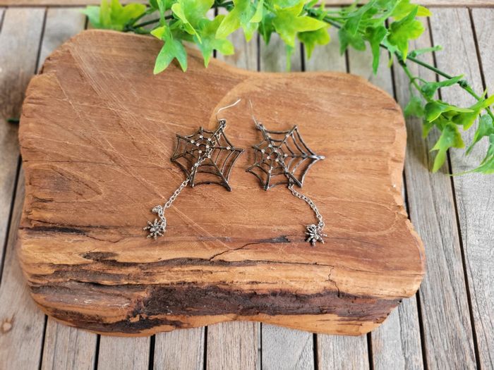 Boucles d'oreilles fantaisies toile d'araignée et sa toile - photo numéro 2
