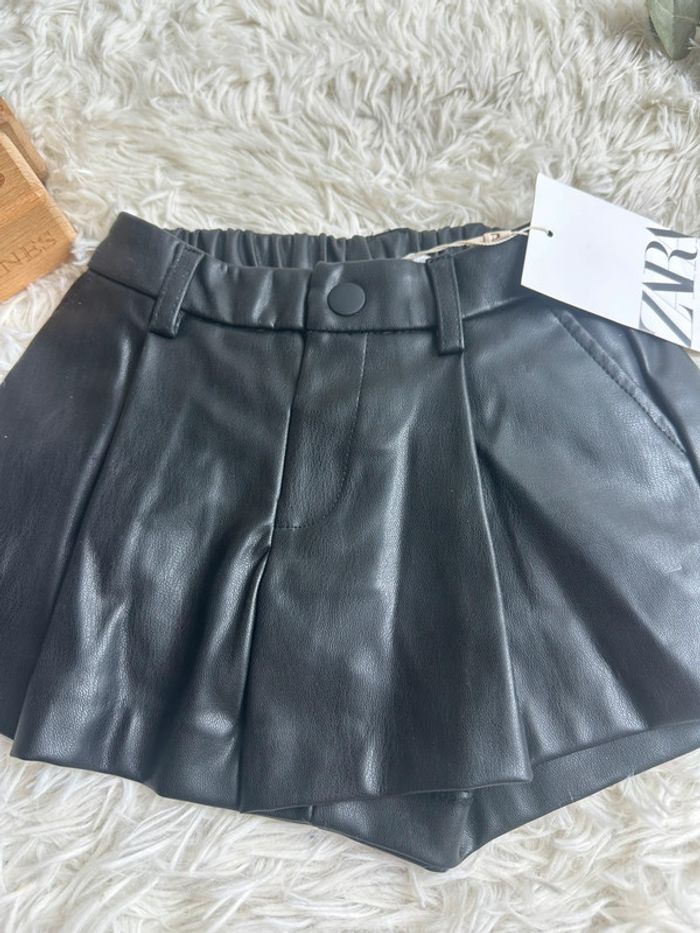 Short similicuir taille 18 mois Zara - photo numéro 2