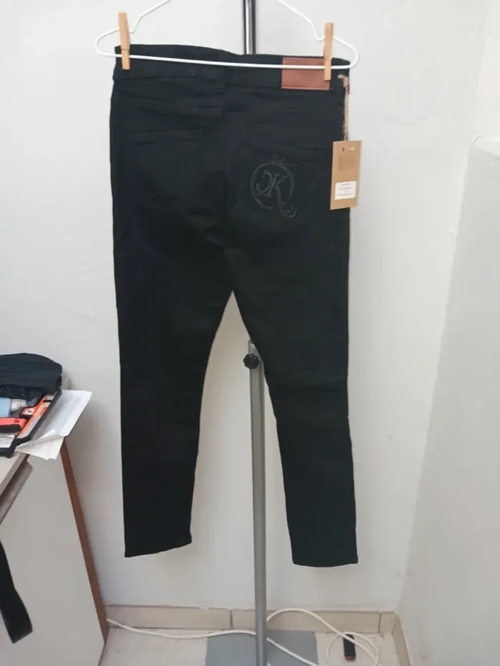 Jean noir T36 - photo numéro 2