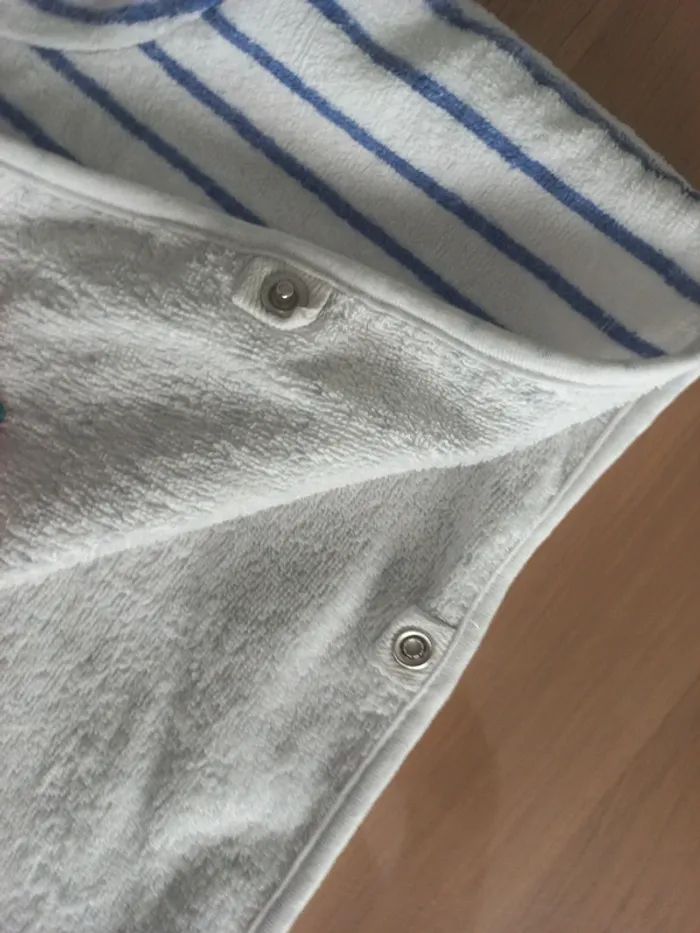 Poncho de bain 6 à 12 mois - photo numéro 4
