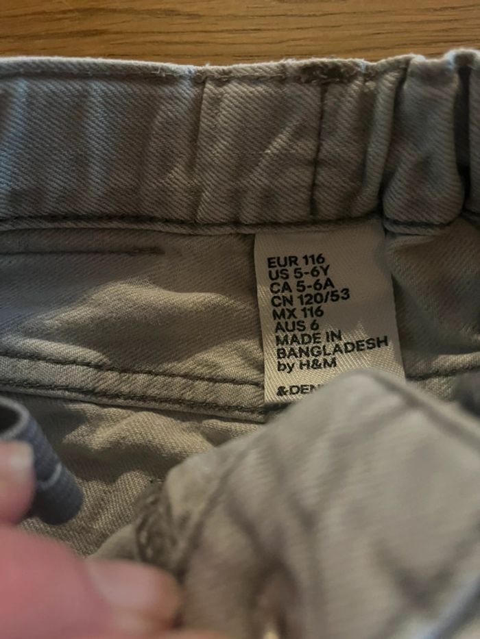 Short H&M 7-8 ans - photo numéro 3