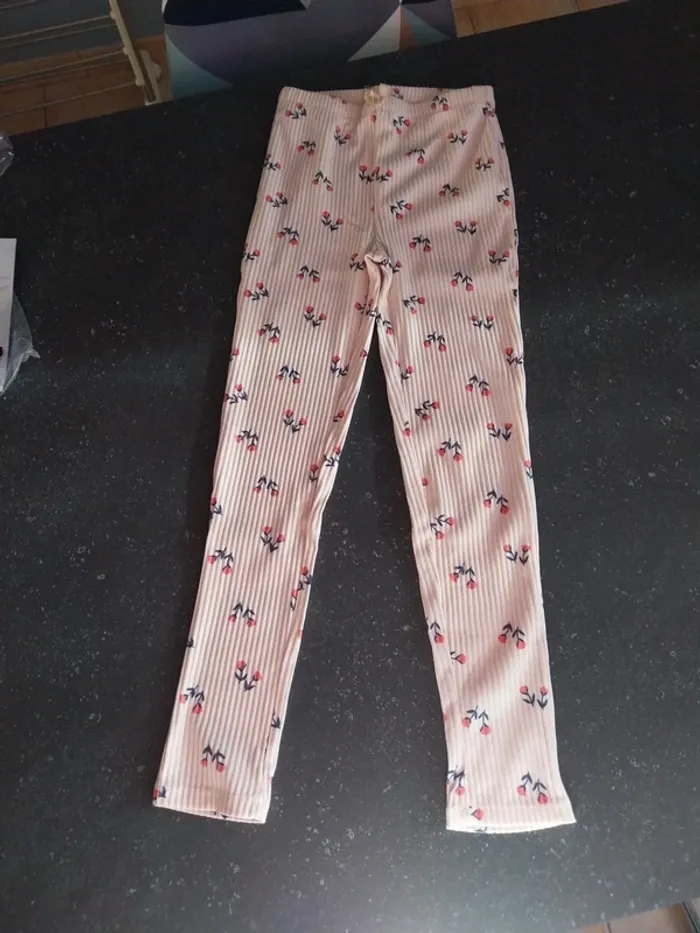 Legging fleurie côtelé 10 ans tao comme neuf