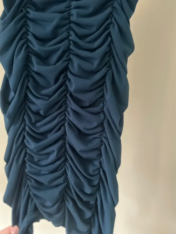 Robe moulante - photo numéro 3