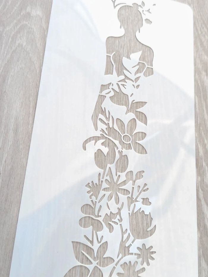 Pochoir femme - photo numéro 2