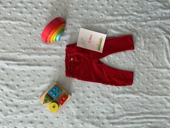 pantalon en velours rouge bandes argent cotés 12 mois taille élastique petit bateau