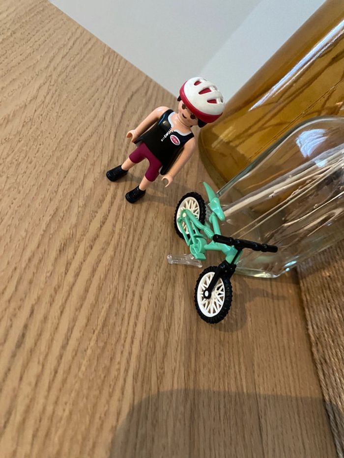 Playmobil cycliste - photo numéro 2