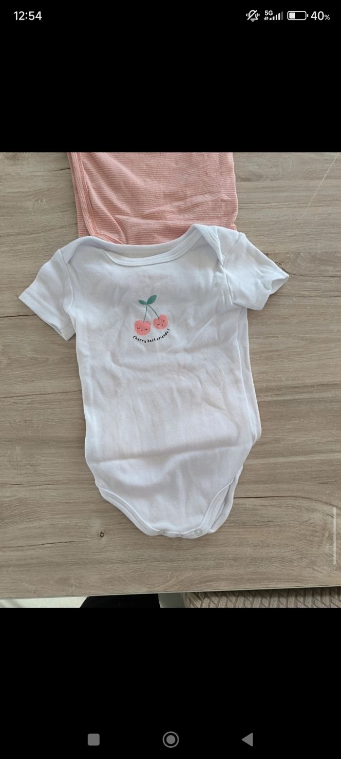Bodies taille 9 mois - photo numéro 4