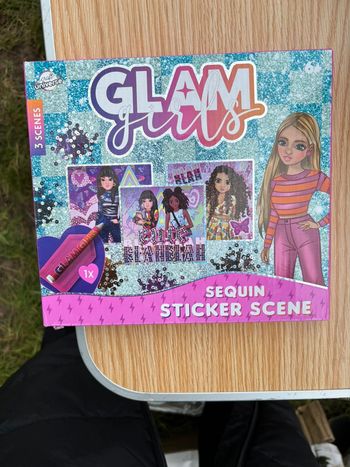 Activité manuelle sequins