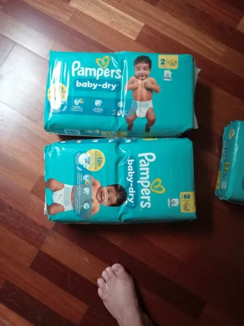 Couches Pampers taille 2