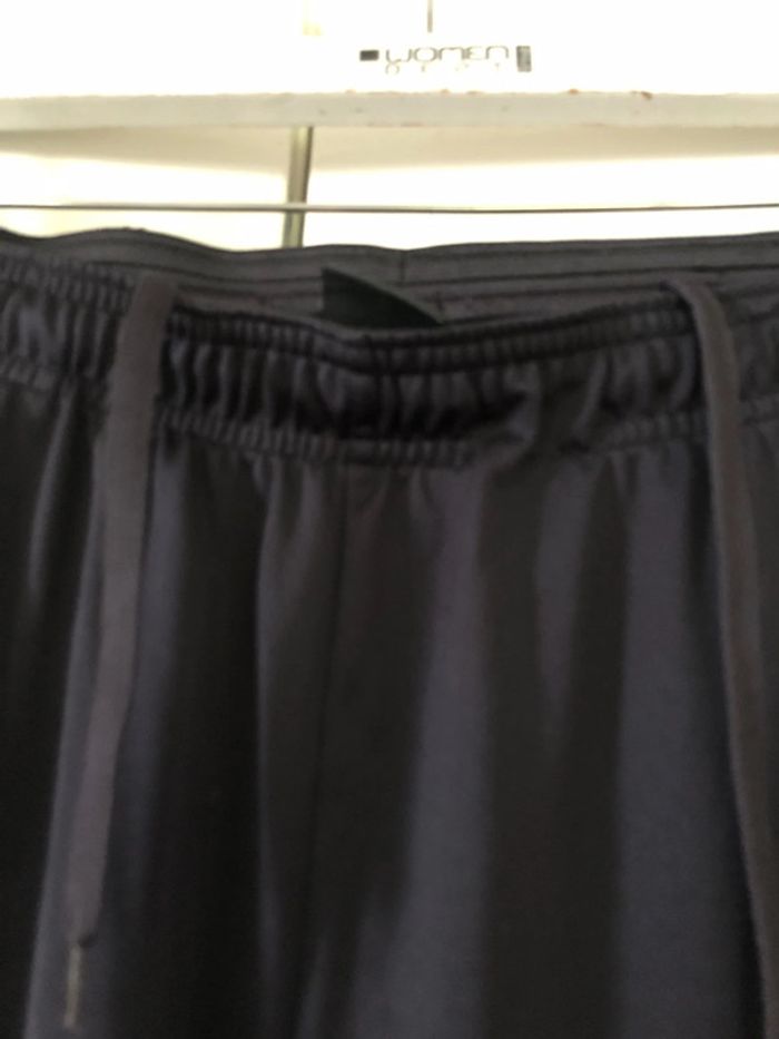 Bas de survêtement PSG . Nike . 13/15 ans ans - photo numéro 4