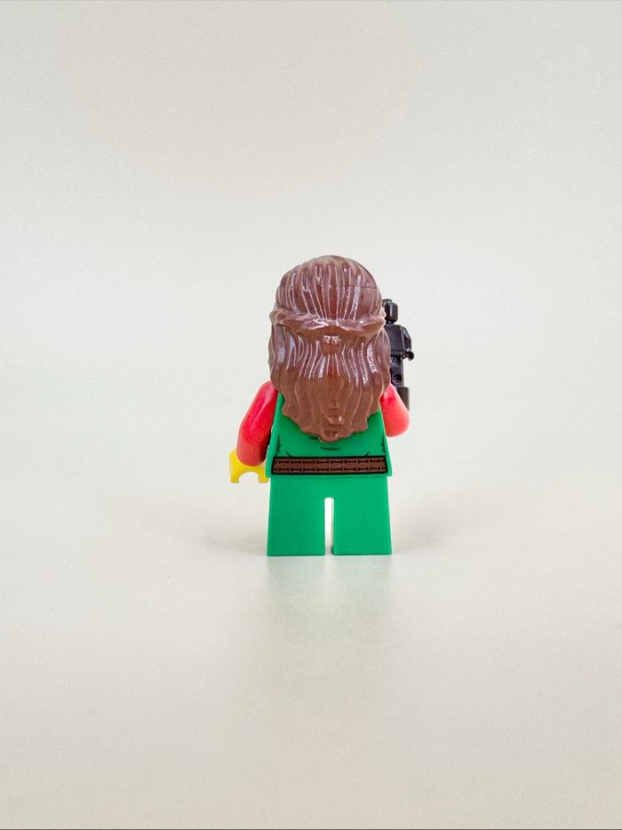 Lego Figurines Castle : Petite fille paysanne avec sa poupée - NEUF - photo numéro 3