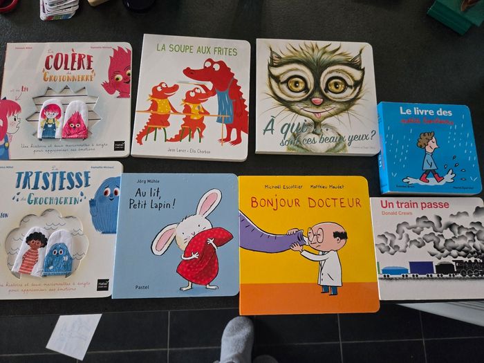 Lot livres cartonnés - photo numéro 2