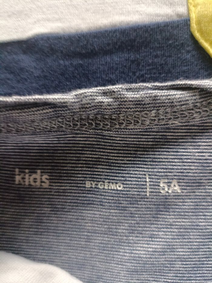 Lot de deux t-shirt taille 5 ans - photo numéro 4