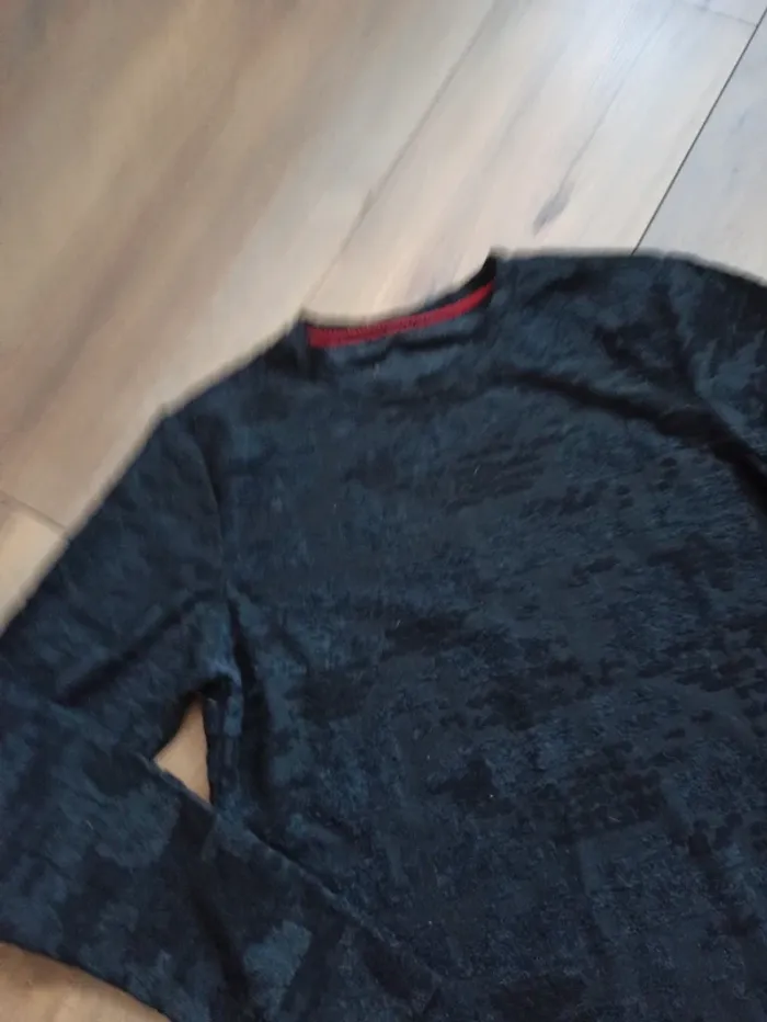 Pull noir coupe arrondie en bas manches longues L - photo numéro 2