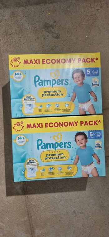 Lot de 160 couches Pampers Premium Protection Taille 5 (11-16kg)