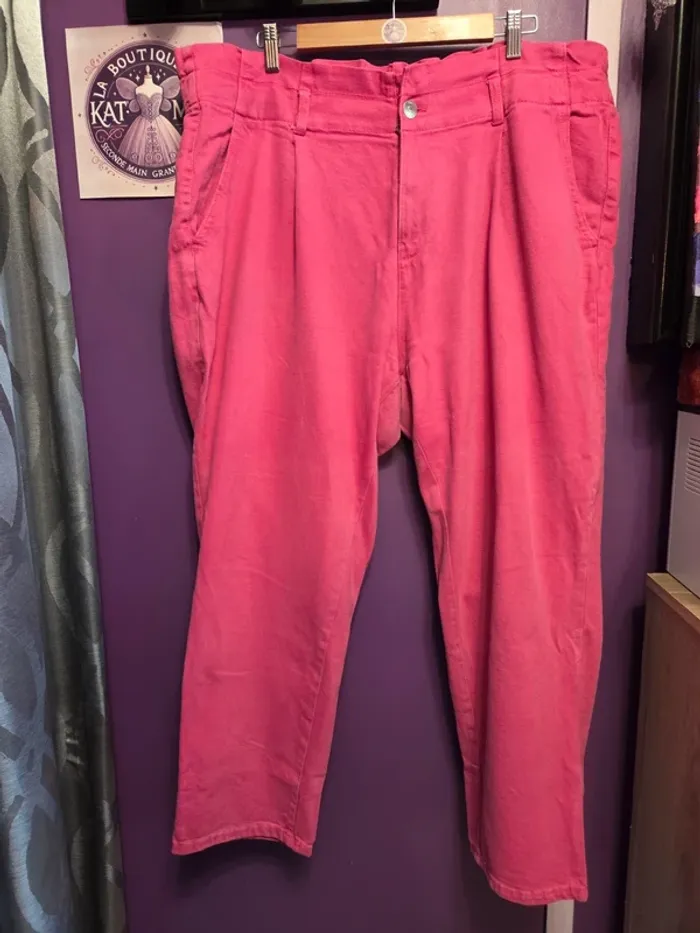 Jean carotte taille 52 Kiabi – Rose fuchsia