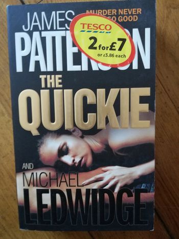 Livre écrit en anglais "thé quickie" James patterson