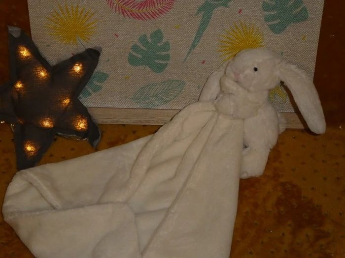 Doudou lapin blanc couverture Jellycat 🐰tbe - photo numéro 2
