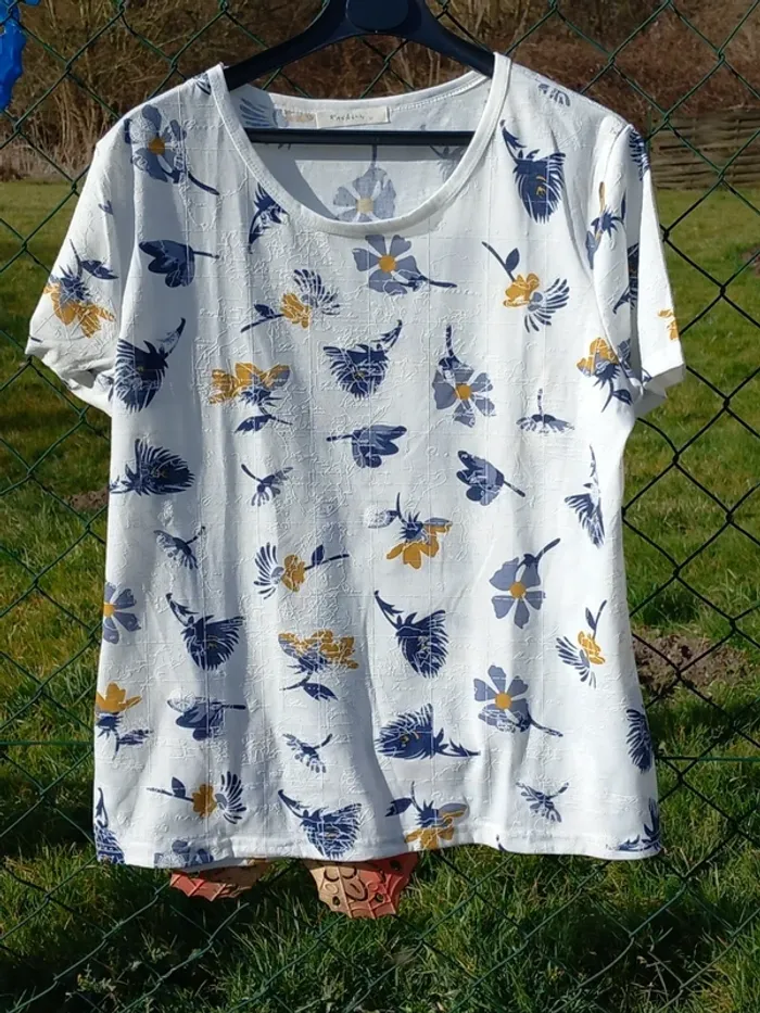 Tee shirt fashion taille 40 - photo numéro 2