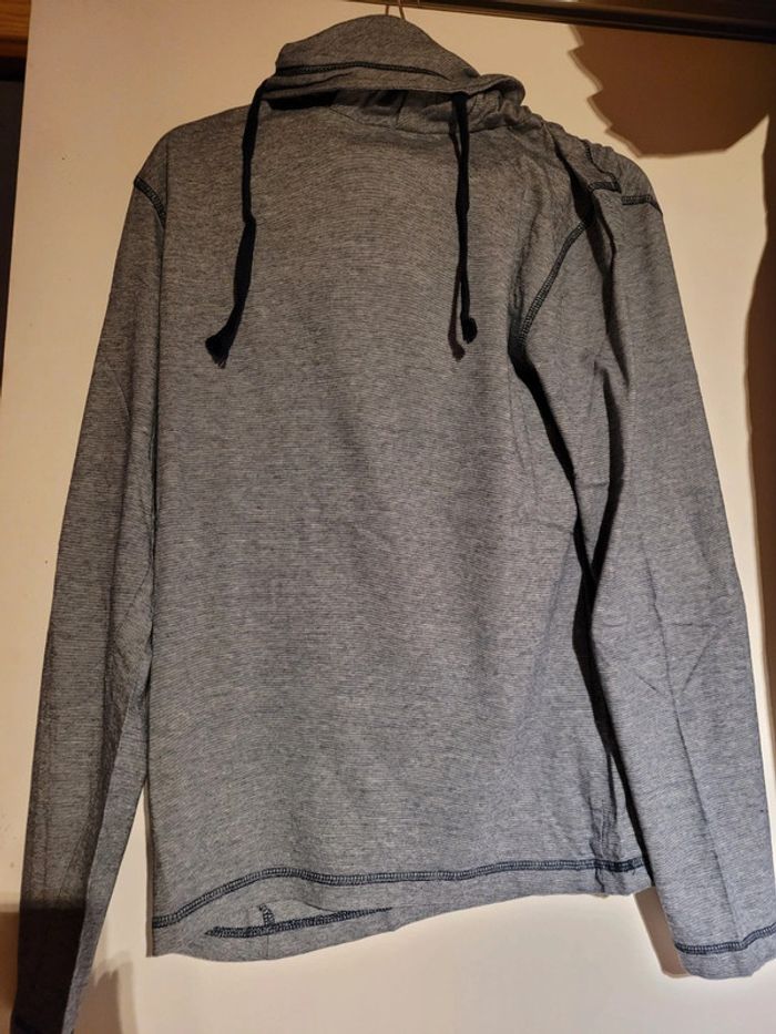 Pull avec capuche
