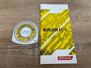 Metal gear acid 2 umd + notice