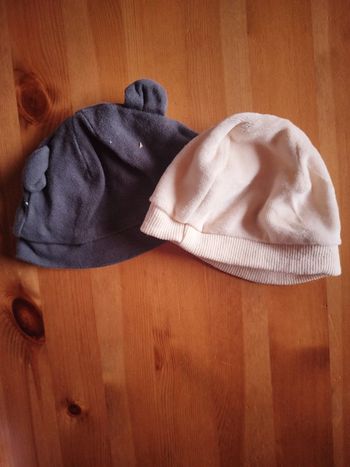 Lot de 2 bonnets taille naissance