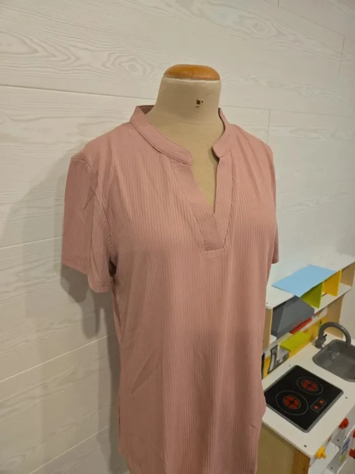 Tee shirt neuf taille s - photo numéro 3