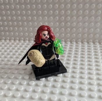 Figurine Marvel : Wanda Maximoff / Scarlet Witch avec son fils Billy , style lego