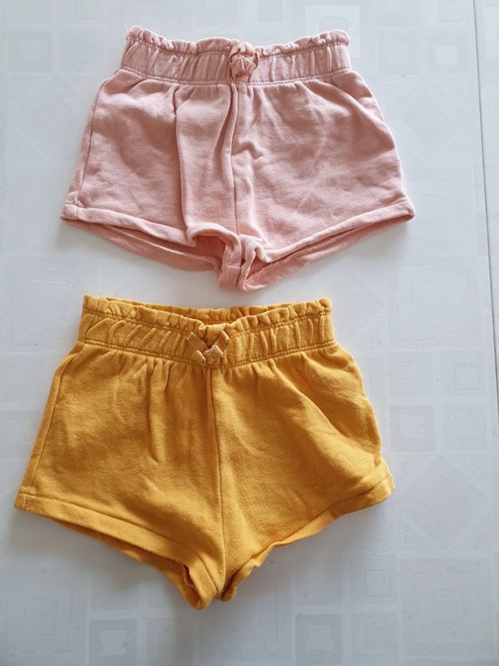 Lot shorts kiabi 18 mois