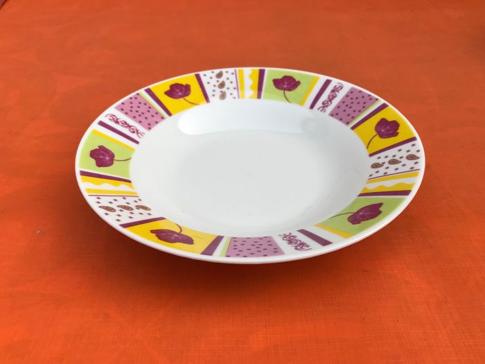 3 assiettes creuses Porcelaine blanche Frise multicolore décor tulipe - photo numéro 4