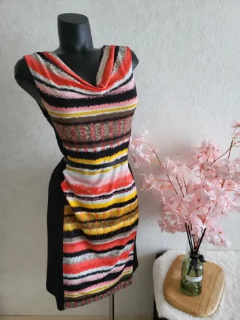 Robe moulante sans manche col bénitier rayure - noir multicolore - taille 46