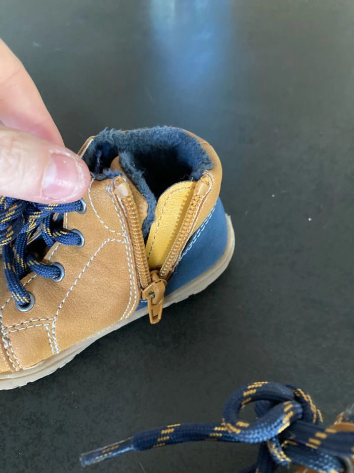 Chaussures taille 21 - photo numéro 4