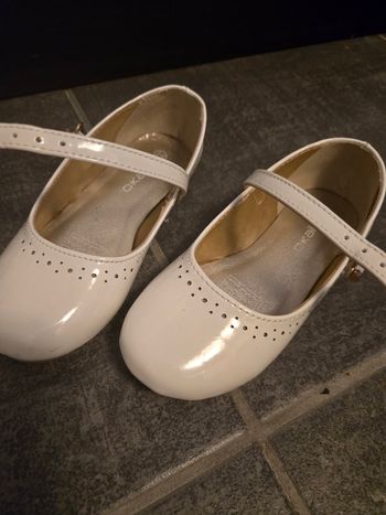 Chaussures vernies blanches 25-26