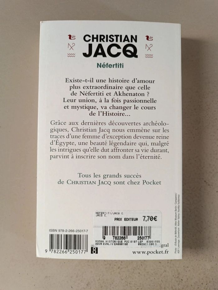 Christian Jacq Néfertiti l'ombre du soleil - photo numéro 2