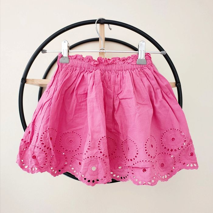 4 ans jupe étiquette coupée