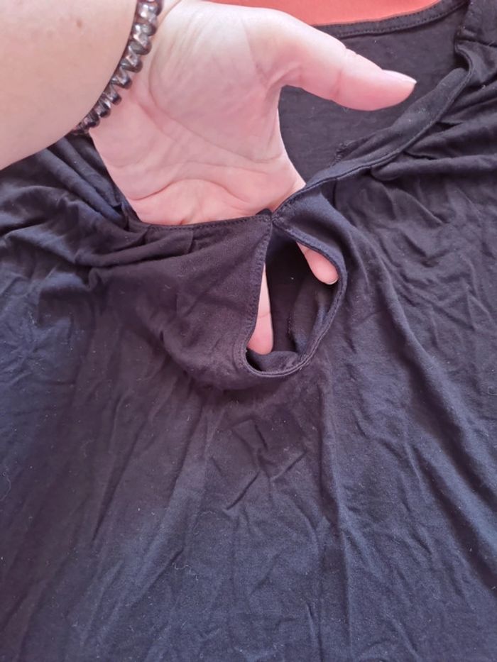 Tee shirt noir - photo numéro 2