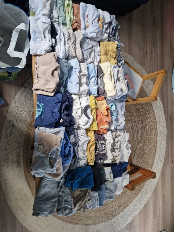 Lot vêtements 1 mois mixte ou garçon - photo numéro 3
