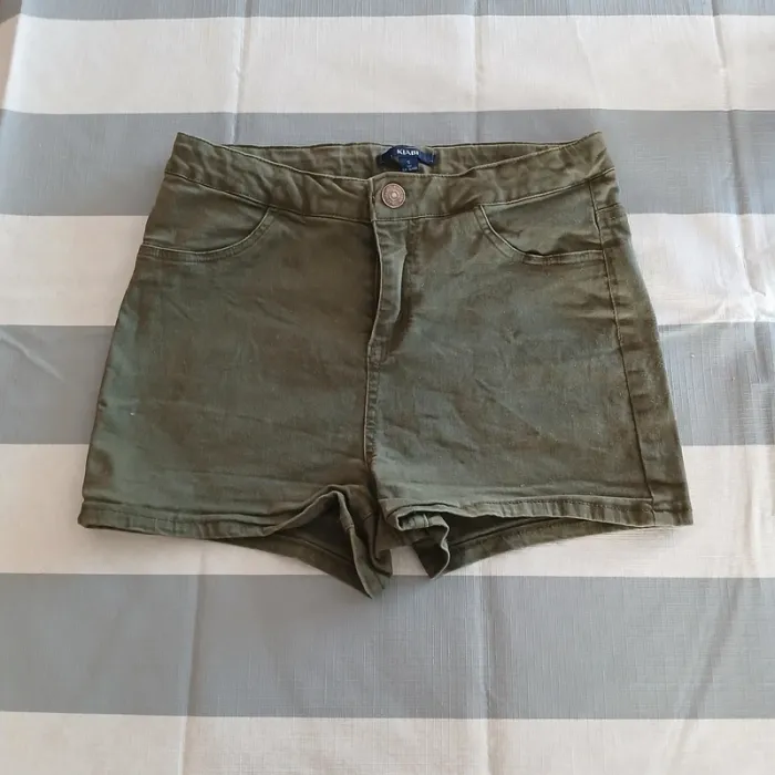 Short kaki