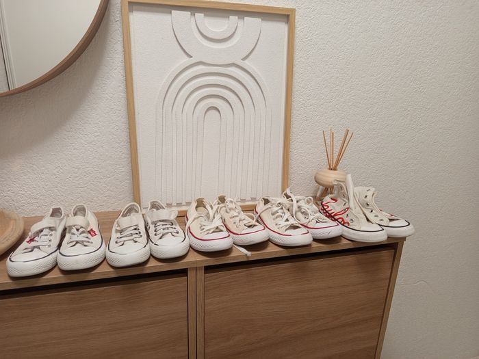 Lot de tennis pointure 29 marque Levis et Converse