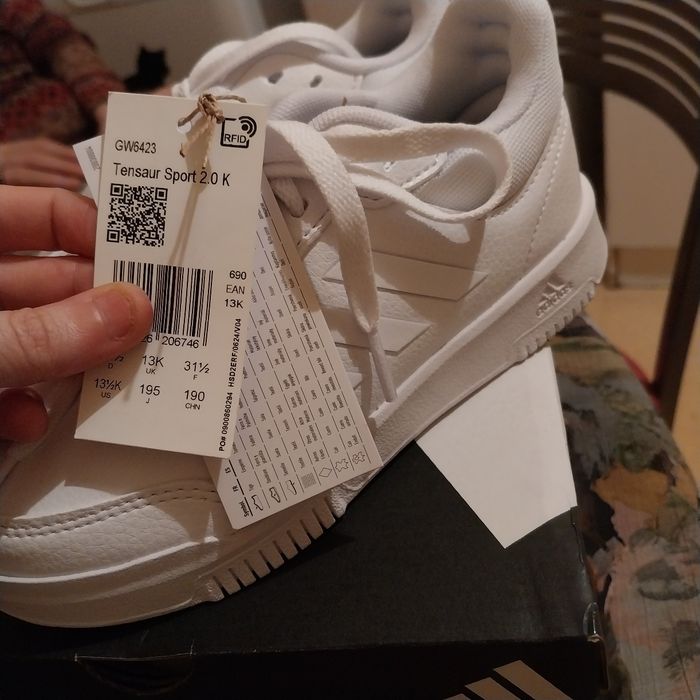Baskets adidas tensaur neuves dans sa boîte Pointure 31 et demi - photo numéro 3