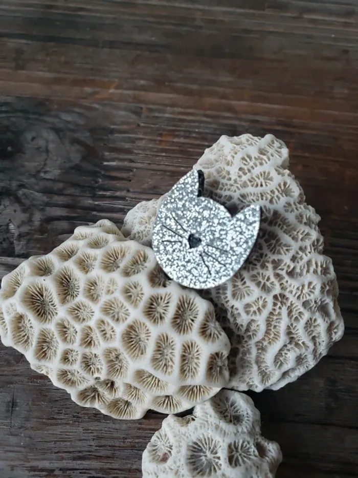 Superbe broche chat argenté - photo numéro 3
