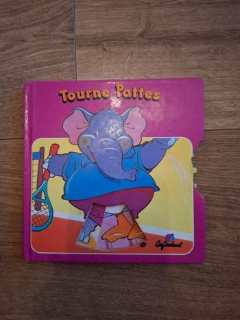 Livre Tourne Pattes en bon état