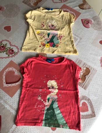 2 tee shirts reine des neiges