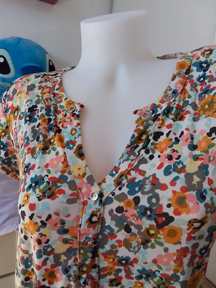 Tee shirt manche courte fleuri - photo numéro 3